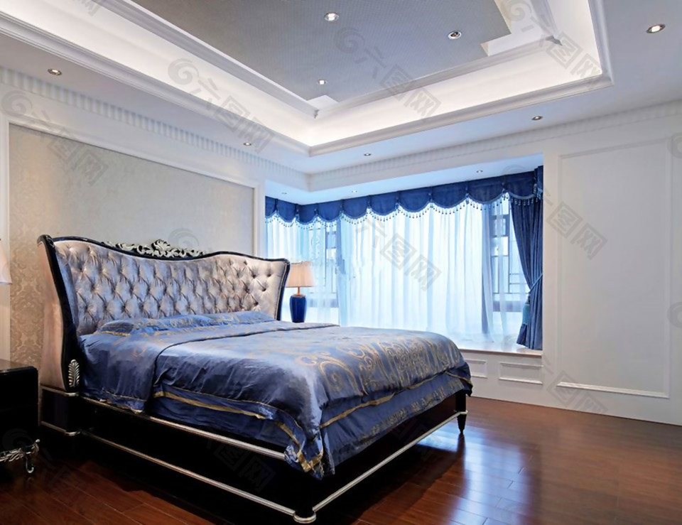 古典欧式卧室双人床装修效果图