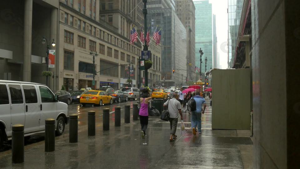 雨中的纽约人