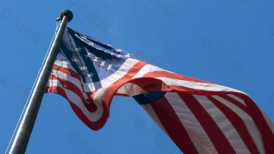 美国国旗在风中吹
