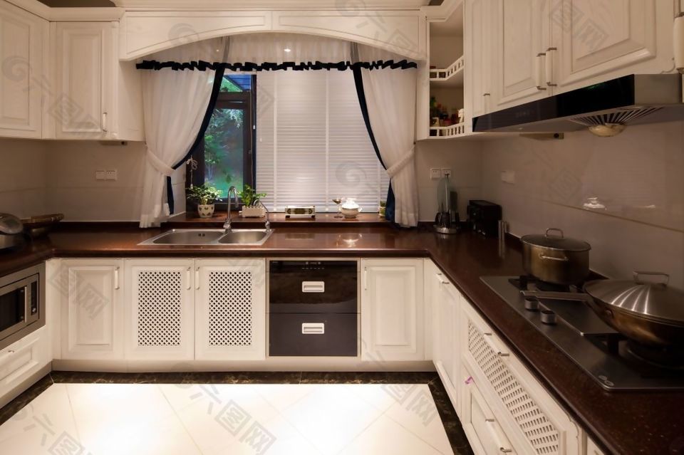 室内厨房现代舒适装修效果图