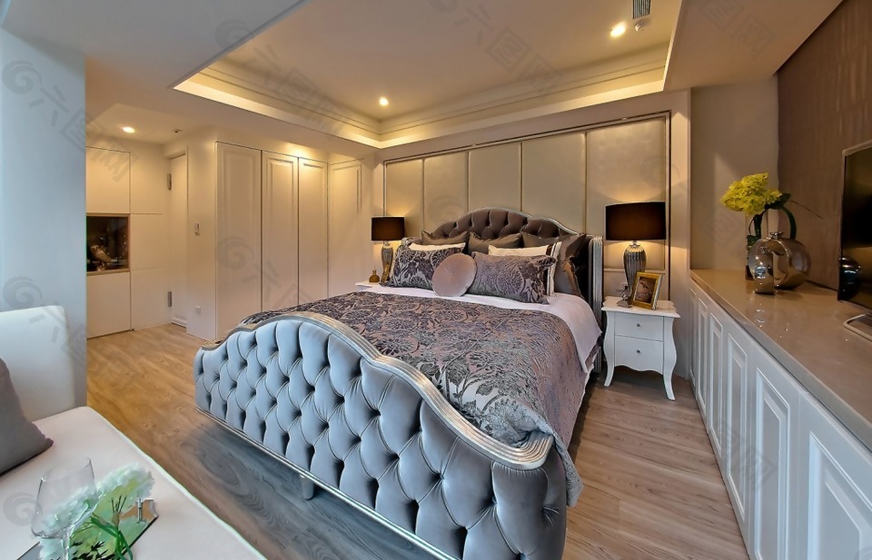 室内卧室现代欧式木地板装修效果图