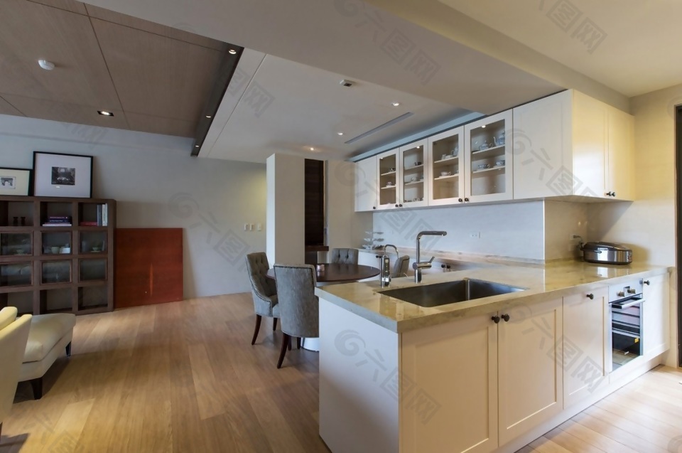 现代简约开放式厨房木制地板室内装修效果图