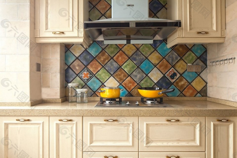 复古风怀旧欧美厨房彩色瓷砖装修效果图