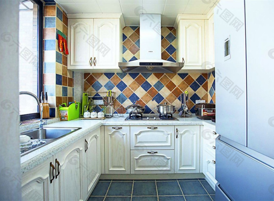 地中海家庭小厨房花砖设计图