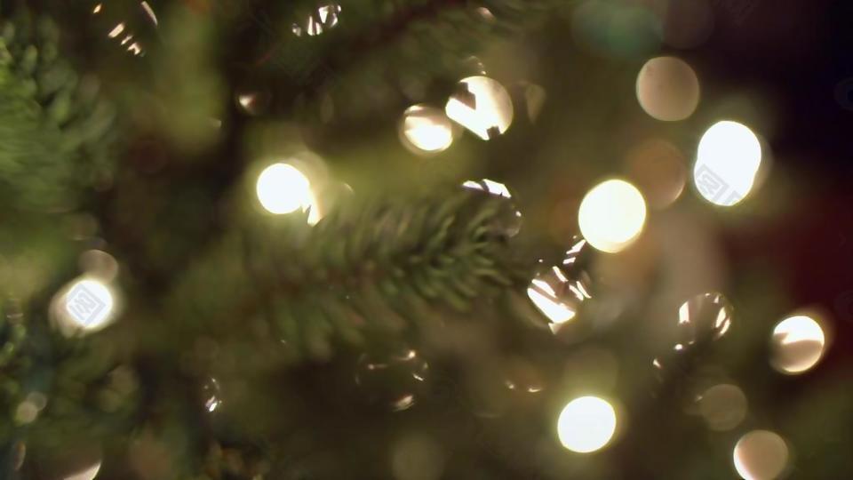 圣诞节透过圣诞树的梦幻灯光视频实拍