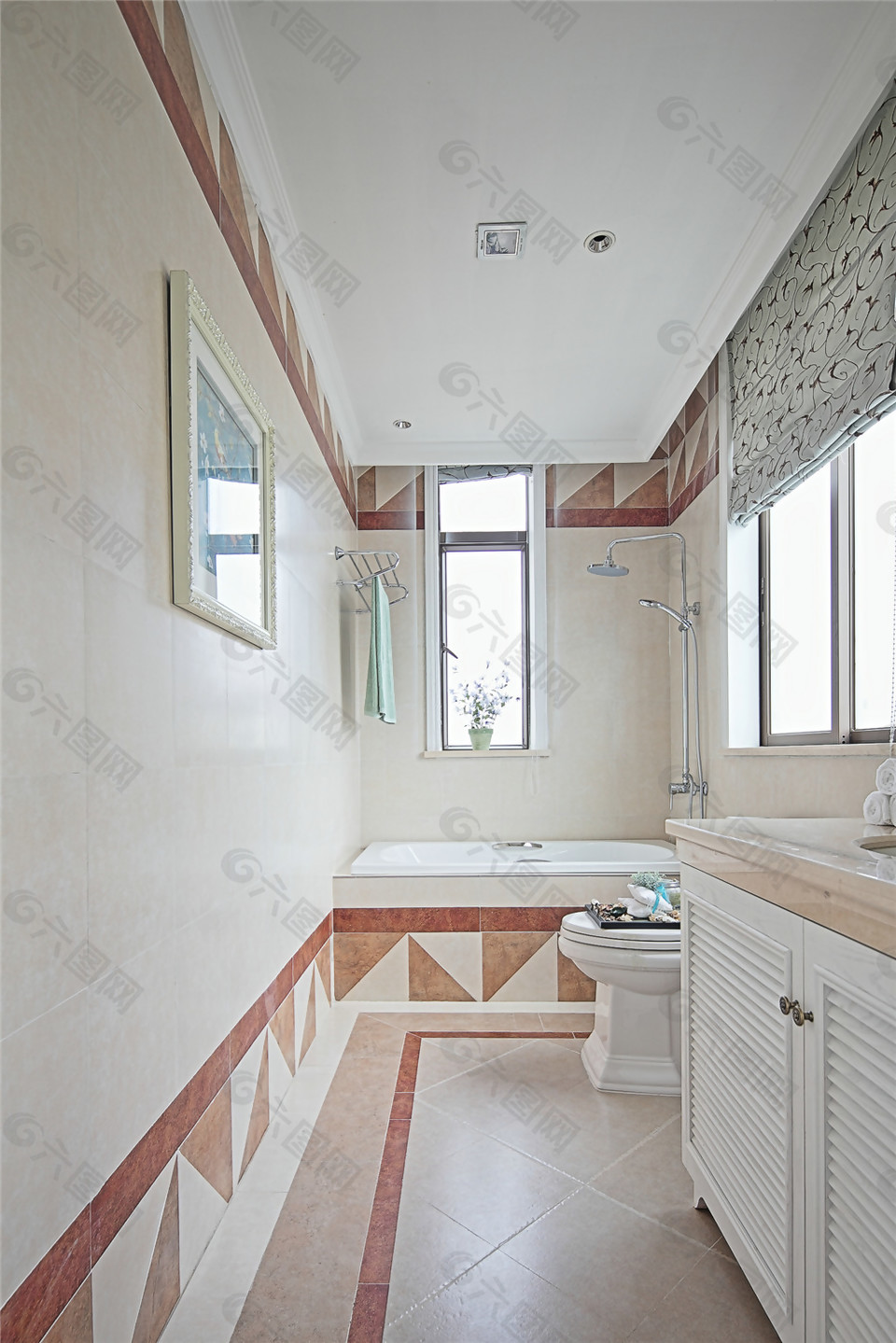 格子瓷砖卫生间室内装修效果图