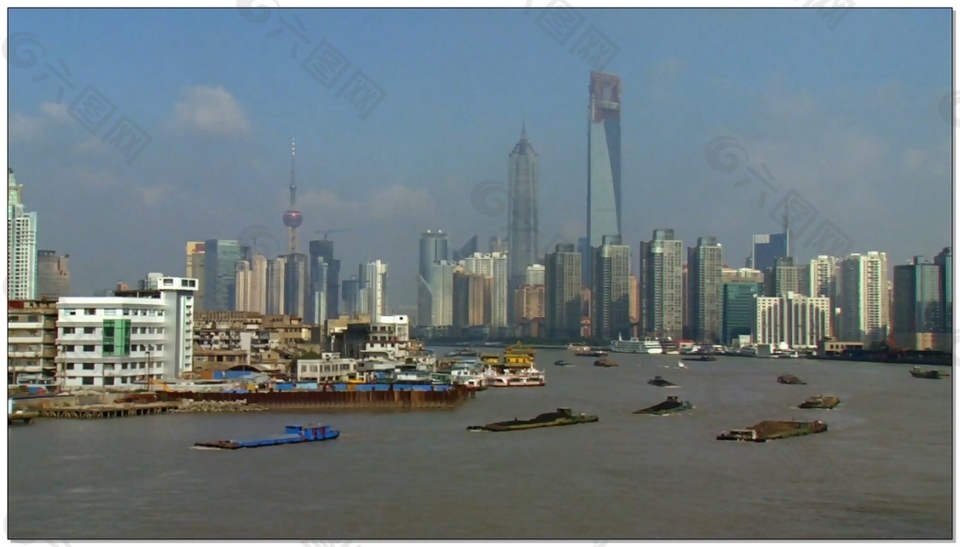 上海黄浦江行驶船只视频素材