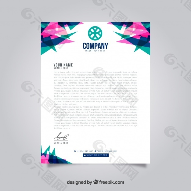 带有蓝色和粉红色多边形形状的传单