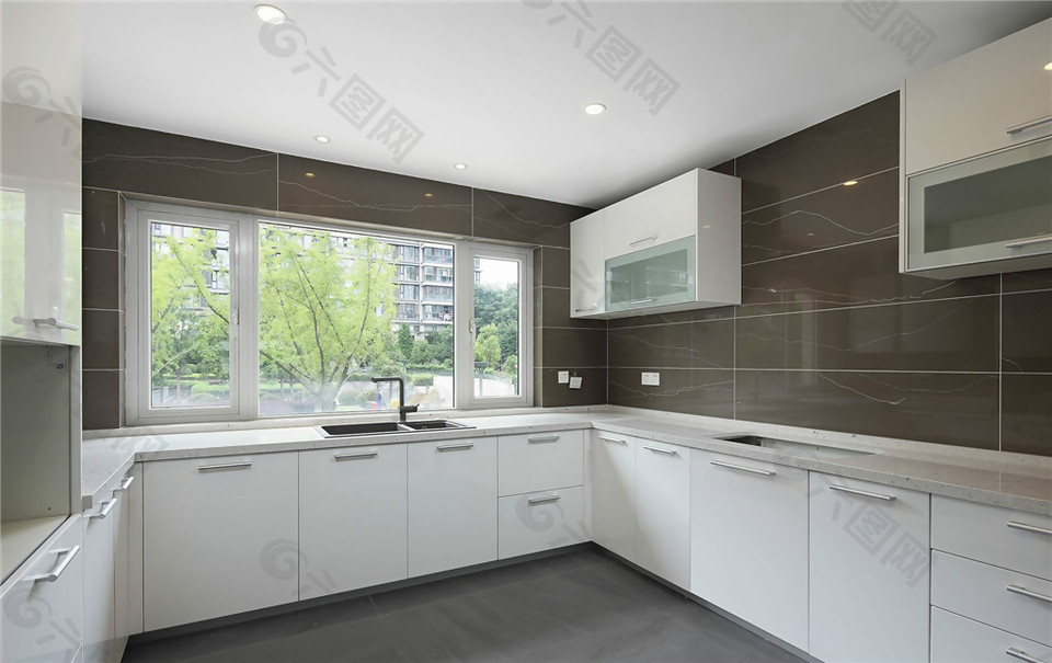 现代简欧风格厨房白色橱柜装修效果图