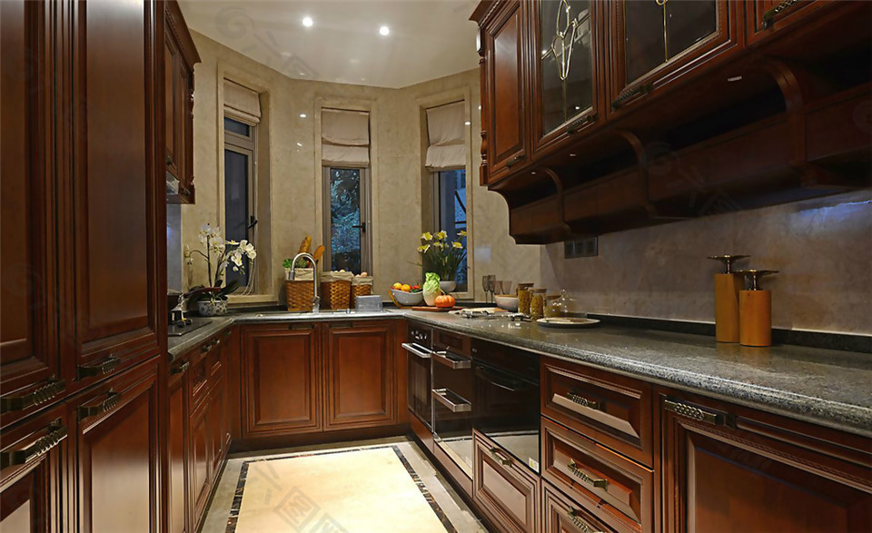 中式复古厨房深褐色柜子室内装修效果图