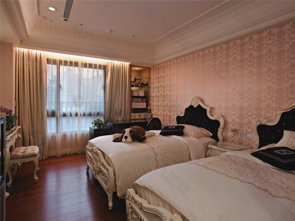 简约卧室粉色墙壁装修效果图
