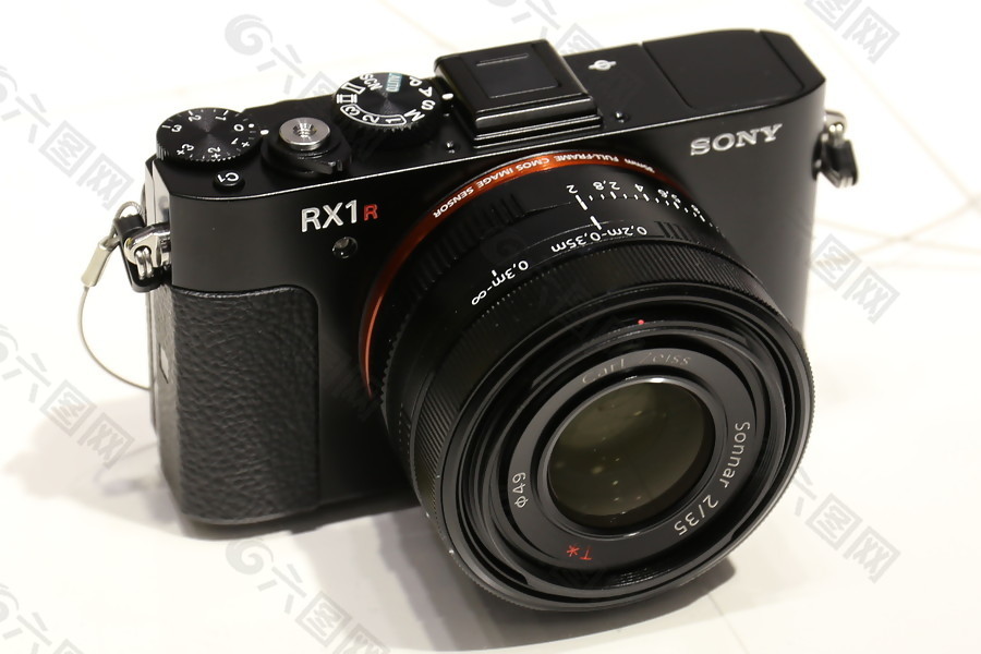索尼黑卡全画幅相机DSC-RX1RM2