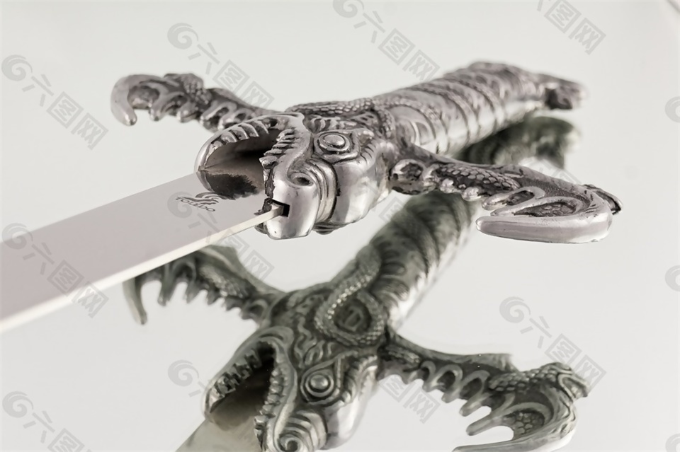 刀剑出鞘音效背景