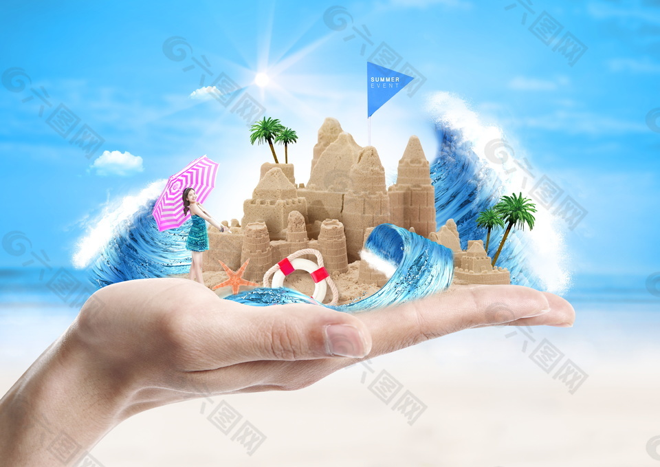 创意手上的夏日海滩沙堆海浪海报背景素材