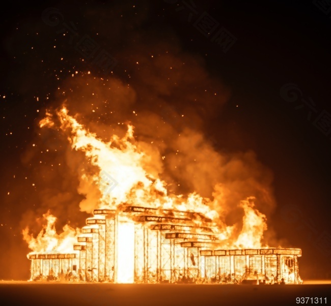 火焰燃烧建筑物